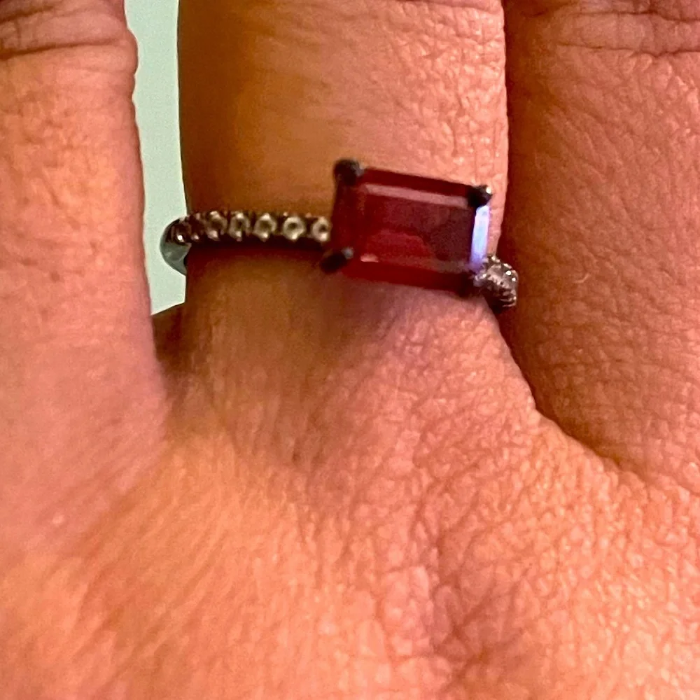 Beautiful 925 stamped natural garnet sterling silver ring - Picture 3 of 6